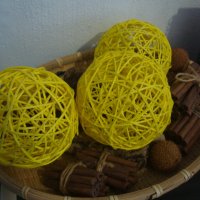 Жълти топки за декорация, снимка 1 - Декорация за дома - 21372454