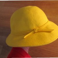 Прекрастна бутикова  дамска шапка с маркировка MADE IN USA - за да бъдеш уникална дама !, снимка 3 - Шапки - 19385158