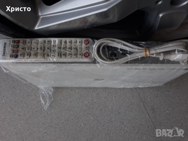 SAMSUNG 3D Blu-Rey  DVD, снимка 2 - Плейъри, домашно кино, прожектори - 25809880