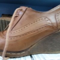 Ботички на лека платформа, снимка 2 - Дамски ежедневни обувки - 19522548