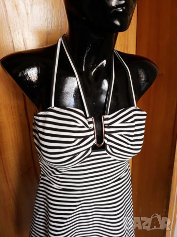 Къса разкроена еластична черно-бяла рокля на райе ХС, снимка 2 - Рокли - 25133307