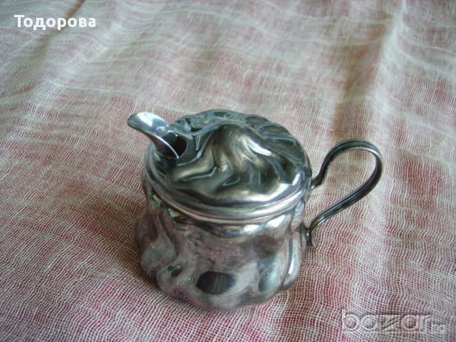 Продавам посребрена захарница с красива патина., снимка 3 - Антикварни и старинни предмети - 13484987