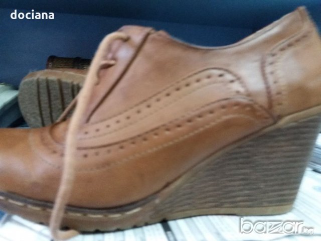 Ботички на лека платформа, снимка 2 - Дамски ежедневни обувки - 19522548