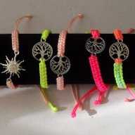 Плетени гривнички с различни фигурки, снимка 1 - Гривни - 10575888