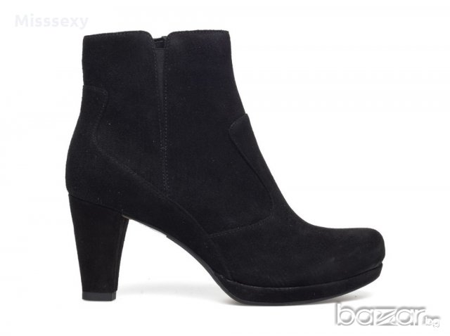 ПРОМО 🍊 CLARKS 🍊 Дамски черни боти от ест. велур CLARKS ARTISAN 35½ и 36 номер нови с кутия, снимка 2 - Дамски боти - 20635639