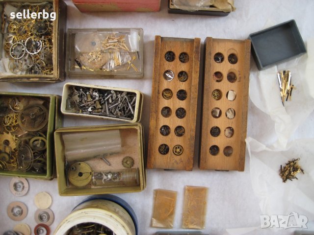 Части за стари ръчни часовници, снимка 15 - Антикварни и старинни предмети - 19592030