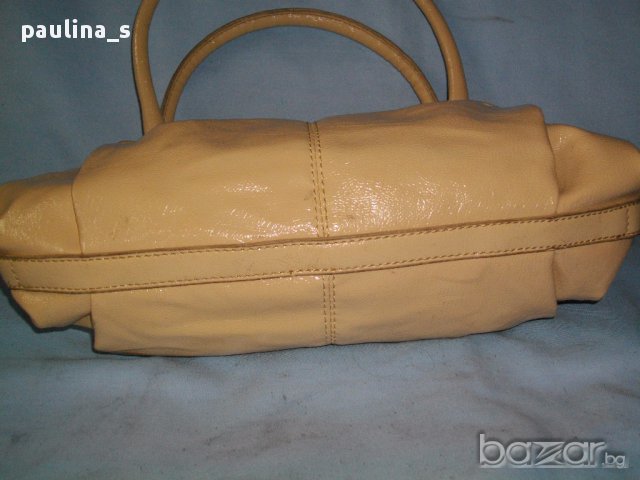 Елегантна лачена чанта, снимка 4 - Чанти - 14223329