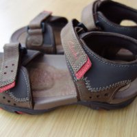 нови кожени сандали Clarks, 31ви номер, снимка 4 - Детски сандали и чехли - 18684339
