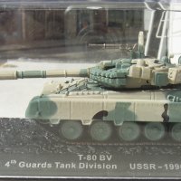 Макет на Танк T-80, снимка 1 - Колекции - 24650334
