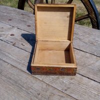 Старинна дървена кутия, снимка 7 - Антикварни и старинни предмети - 16886817