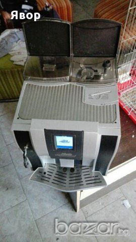 кафе машина пълен автомат, снимка 1 - Кафемашини - 14844655