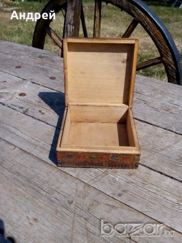 Старинна дървена кутия, снимка 7 - Антикварни и старинни предмети - 16886817