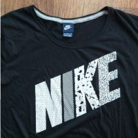 Nike - страхотна дамска тениска, снимка 2 - Тениски - 33292294