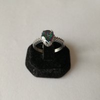 Сребърен пръстен със зелен топаз и циркони. Сребро проба 925., снимка 2 - Пръстени - 38684869