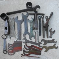Ключове и чук от старият материал, снимка 1 - Ключове - 33614524