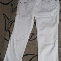 Детски бял панталон, с декорация в сребристо, 7/8, размер 25, снимка 2 - Детски панталони и дънки - 25812616