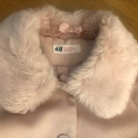 Палто H&M за момиче, с яка от изкуствен пух, р-р 128-134, бледо розаво, снимка 3 - Детски якета и елеци - 27466053