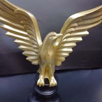 Златен орел с разперени крила висококачествен полирезин , снимка 4 - Статуетки - 43210514