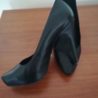 Обувки, снимка 2 - Дамски обувки на ток - 26435070