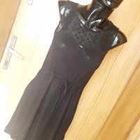 Черна къса разкроена рокля трико и дантела деколте С, снимка 1 - Рокли - 33008724
