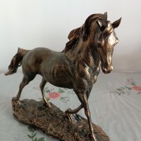 статуетка кон, снимка 2 - Статуетки - 44012109