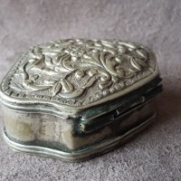 Рядка българска възрожденска сребърна кутийка за емфие 19век, снимка 5 - Антикварни и старинни предмети - 33049395