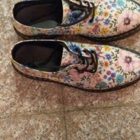 Dr.Martens flowers дамски обувки 42 номер носени един път, снимка 2 - Дамски ежедневни обувки - 38267938