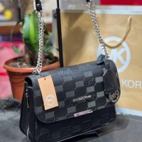 Michael Kors лукс модел дамска чанта Код 1, снимка 2 - Чанти - 38131250