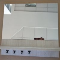 Огледало с етажерка с 4 закачалки за ключове за стена 60х57 см ПДЧ, снимка 4 - Огледала - 35207597