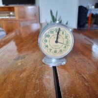 Часовник,Будилник Слава #2, снимка 1 - Антикварни и старинни предмети - 35246146