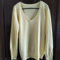 Пуловер с остро деколте, светло жълт цвят на Esmara 