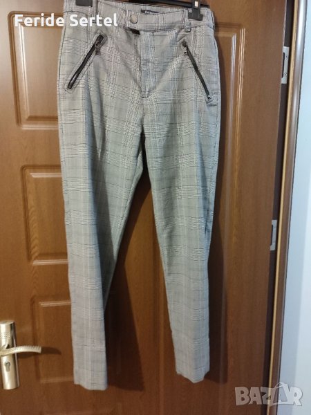 Официален панталон- BERSHKA- М размер , снимка 1