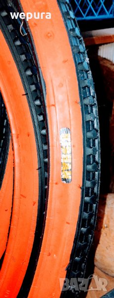 Два броя гуми за велосипед 28 по едно и една втора, снимка 1