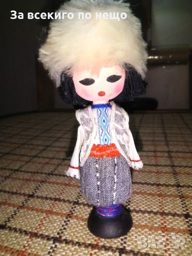 Малка дървена кукличка за колекционери, снимка 1