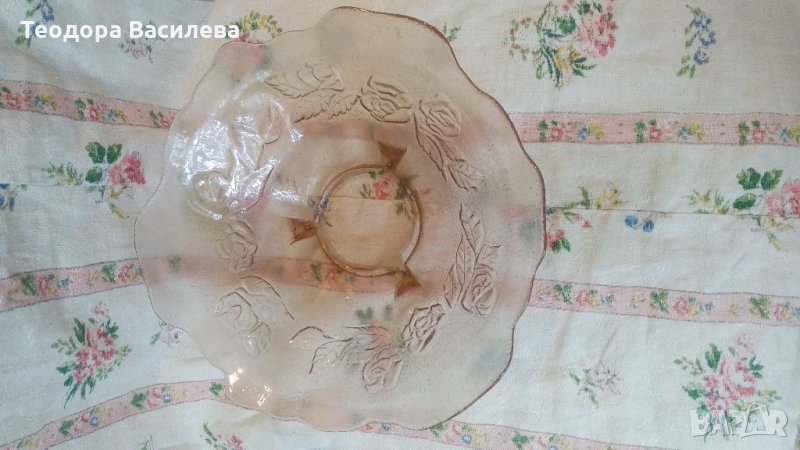Фруктиера от цветно стъкло с рози, снимка 1