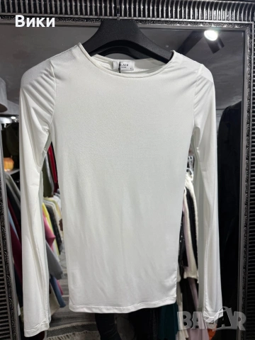 Нова блуза налична в S u M размер , снимка 2 - Блузи с дълъг ръкав и пуловери - 53122163