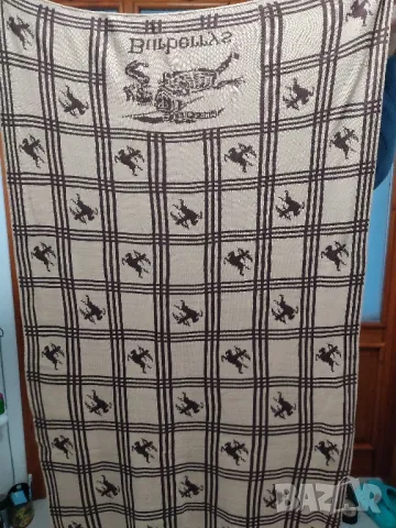 огромен оригинален шал винтидж на английската марка burberrys, снимка 3 - Шалове - 48633485