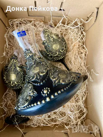 Ръчно изработен сервиз . декантер с две чаши в злато, снимка 2 - Сервизи - 49107933