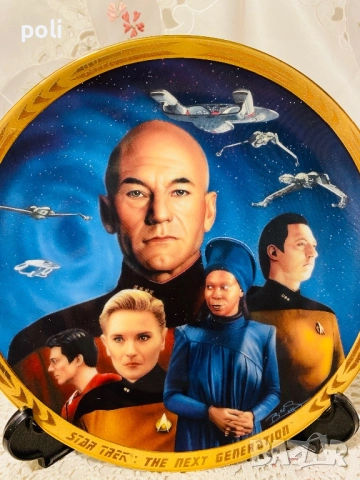 порцеланова чиния за стена , снимка 2 - Декорация за дома - 52478006