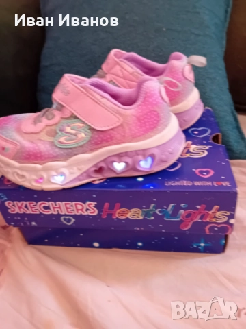 Оригинални детски SKECHERS Обувки Flutter Heart Lights, снимка 10 - Детски маратонки - 51655920