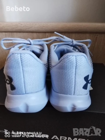 Дамски маратонки Under Armour 38,5 номер, снимка 4 - Маратонки - 50795740