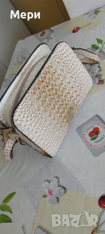 Дамска чанта от крокодилска кожа, снимка 8 - Чанти - 53571324