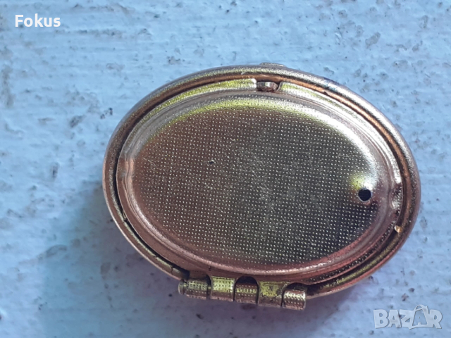 Маркова камея Avon, снимка 2 - Антикварни и старинни предмети - 53461053