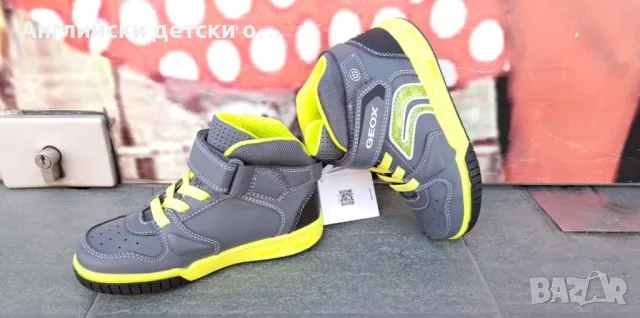 Английски детски оригинални кецове светещи -GEOX, снимка 4 - Детски маратонки - 49957621