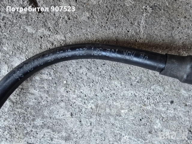 Оригинална плюсова клема за Фолксваген Голф 4 , снимка 2 - Части - 51593315