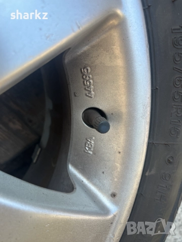 Оригинални джанти VW 15" с гуми 195/65/15, снимка 5 - Гуми и джанти - 51541288