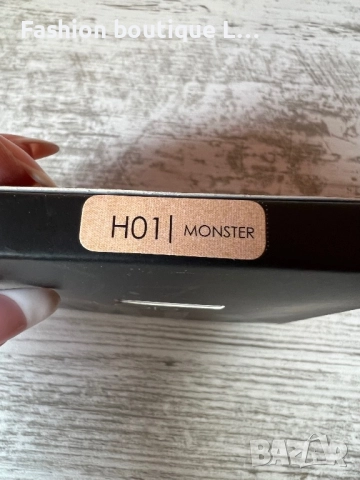 Нов блестящ хайлатър розов цвят със златни частици ❤️, снимка 2 - Декоративна козметика - 52118832