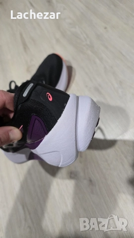 Дамски маратонки за бягане ASICS GEL-KAYANO 30, снимка 5 - Маратонки - 52591939