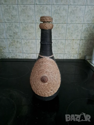 Бутилка сувенир за декорация с тапа, ръчна изработка