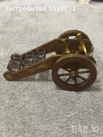 Ретро поставка за бутилка с 6 броя чаши , снимка 2 - Антикварни и старинни предмети - 53484132